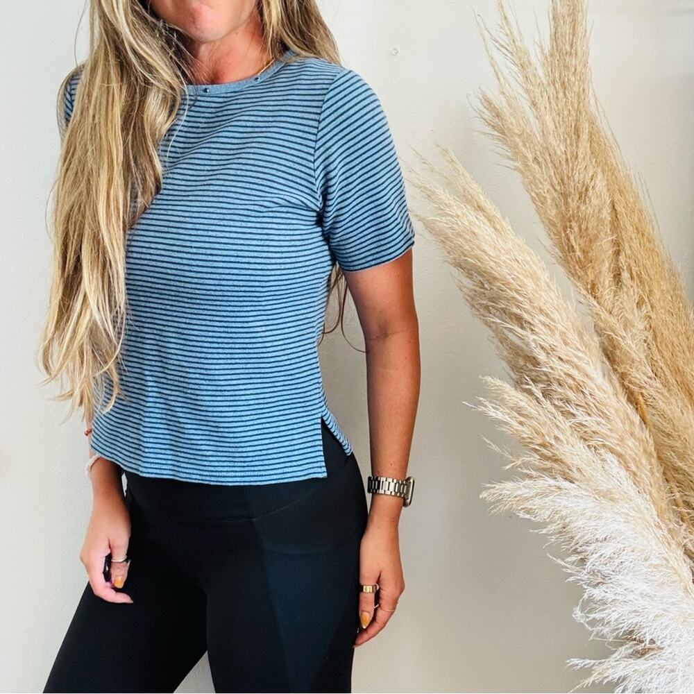 VINTAGE 90s Y2K Baby Blue Black Stripe Sweater Knit Boxy Crop Tee Shirt Top S
